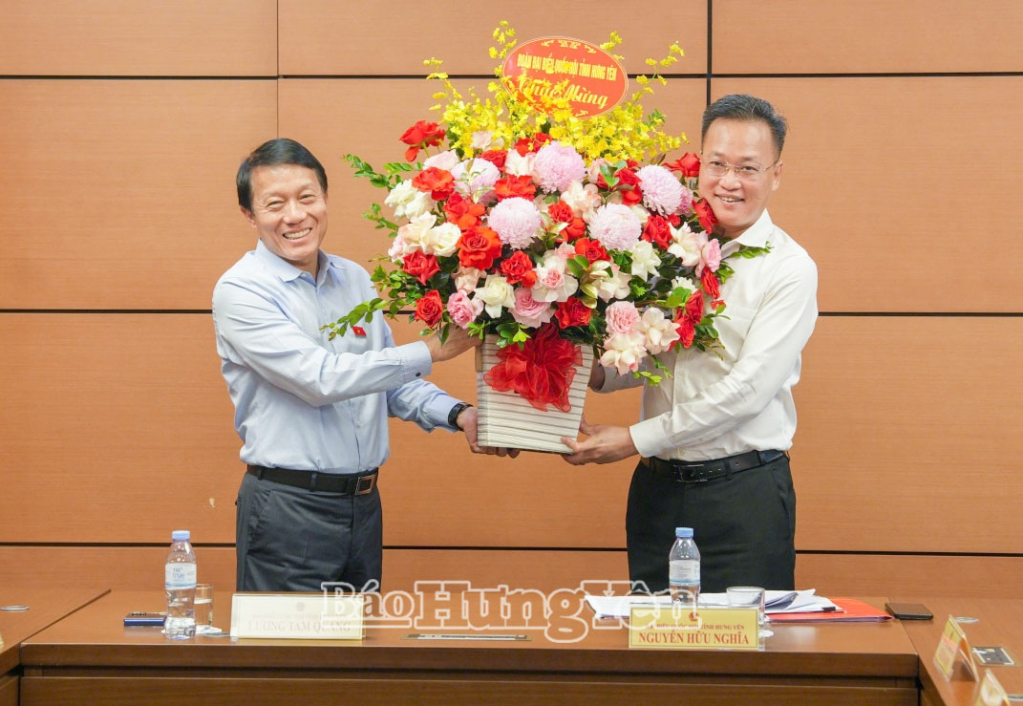 Đồng chí Nguyễn Hữu Nghĩa, Ủy viên Ban Chấp hành Trung ương Đảng, Bí thư Tỉnh ủy được bầu giữ chức Trưởng đoàn đại biểu Quốc hội tỉnh Hưng Yên khóa XVI