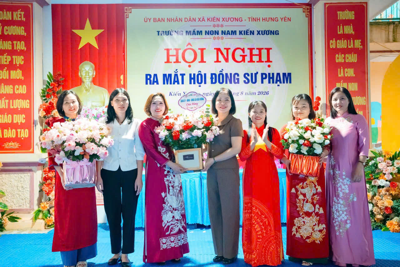 Trường Mầm non Nam Kiến Xương ra mắt Hội đồng sư phạm và công bố các quyết định sau sáp nhập