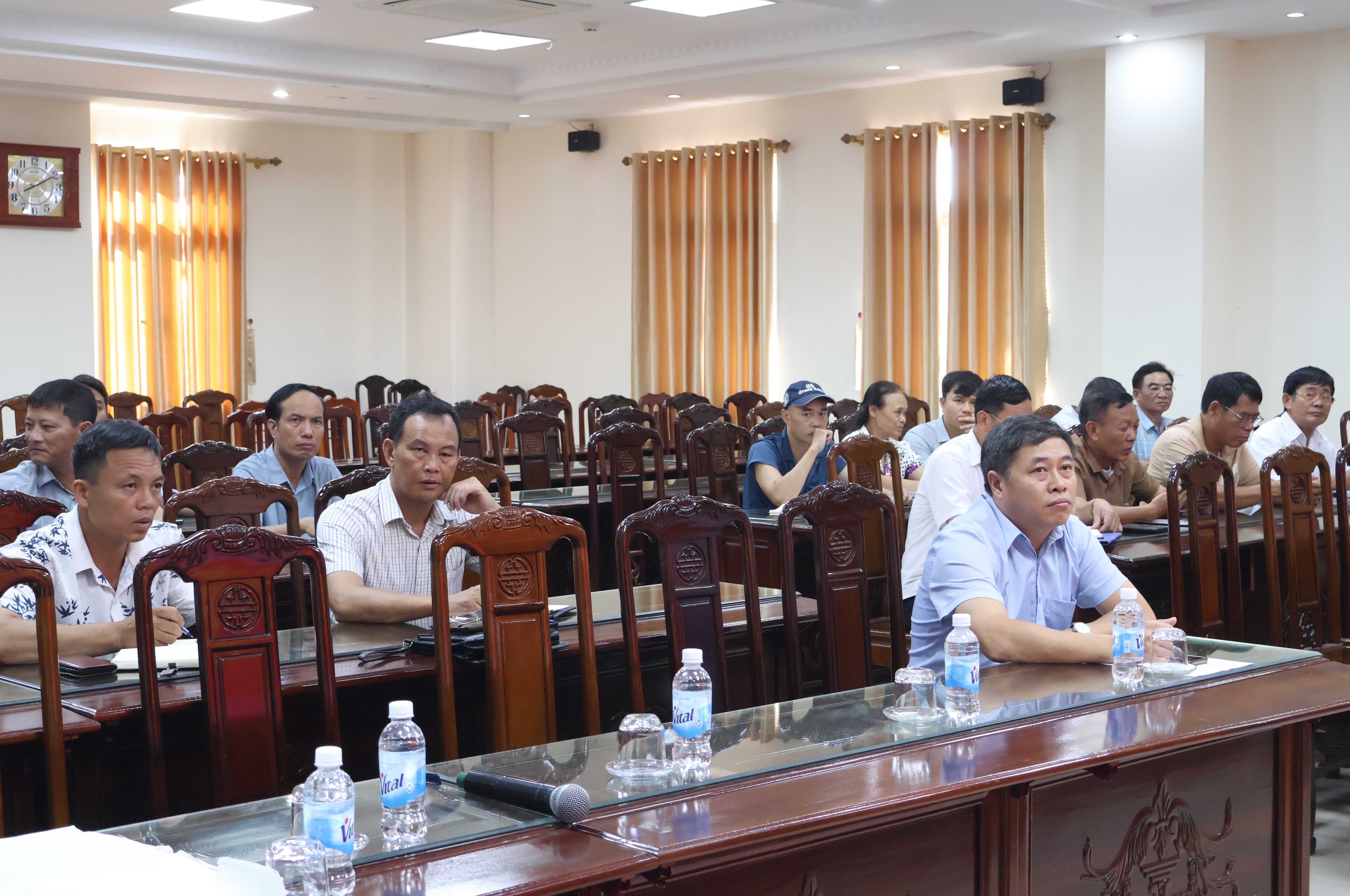 Hội nghị triển khai, hướng dẫn công tác điều tra, thu thập số liệu dân cư, dữ liệu đất đai, số nhà trên địa bàn xã