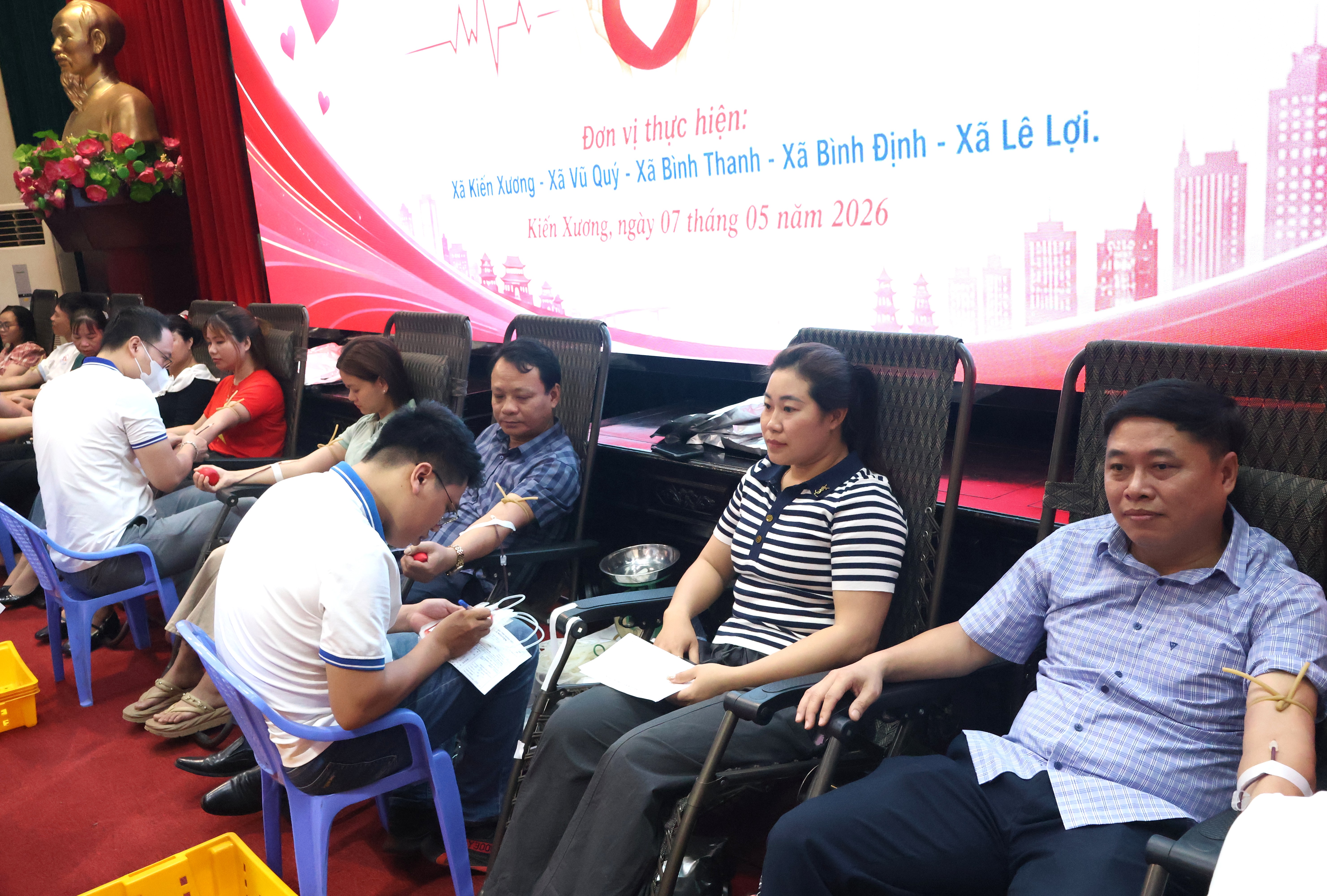 Thu nhận gần 500 đơn vị máu trong ngày hội hiến máu tình nguyện năm 2026