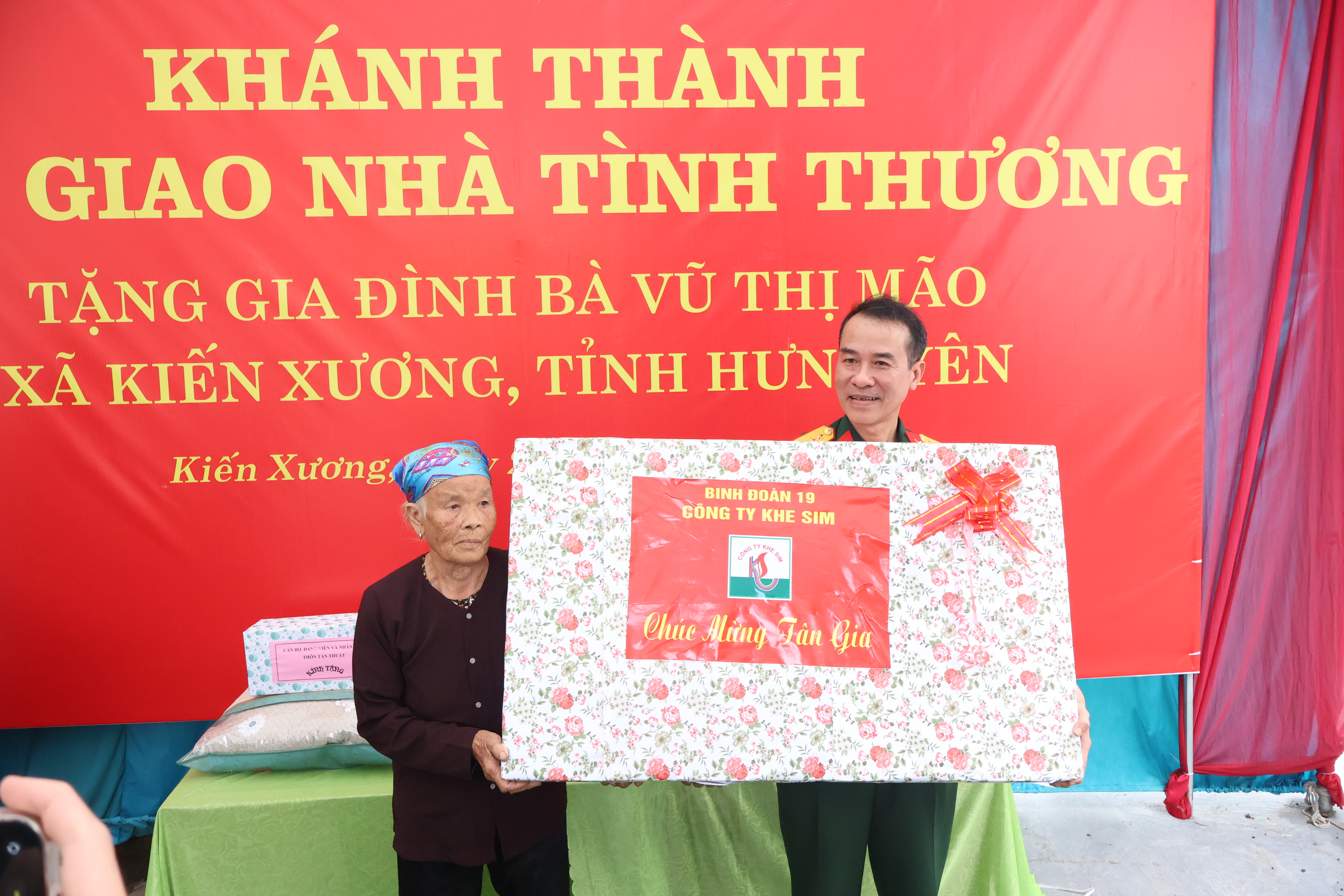 Lễ khánh thành, bàn giao Nhà tình thương cho hộ nghèo tại xã Kiến Xương