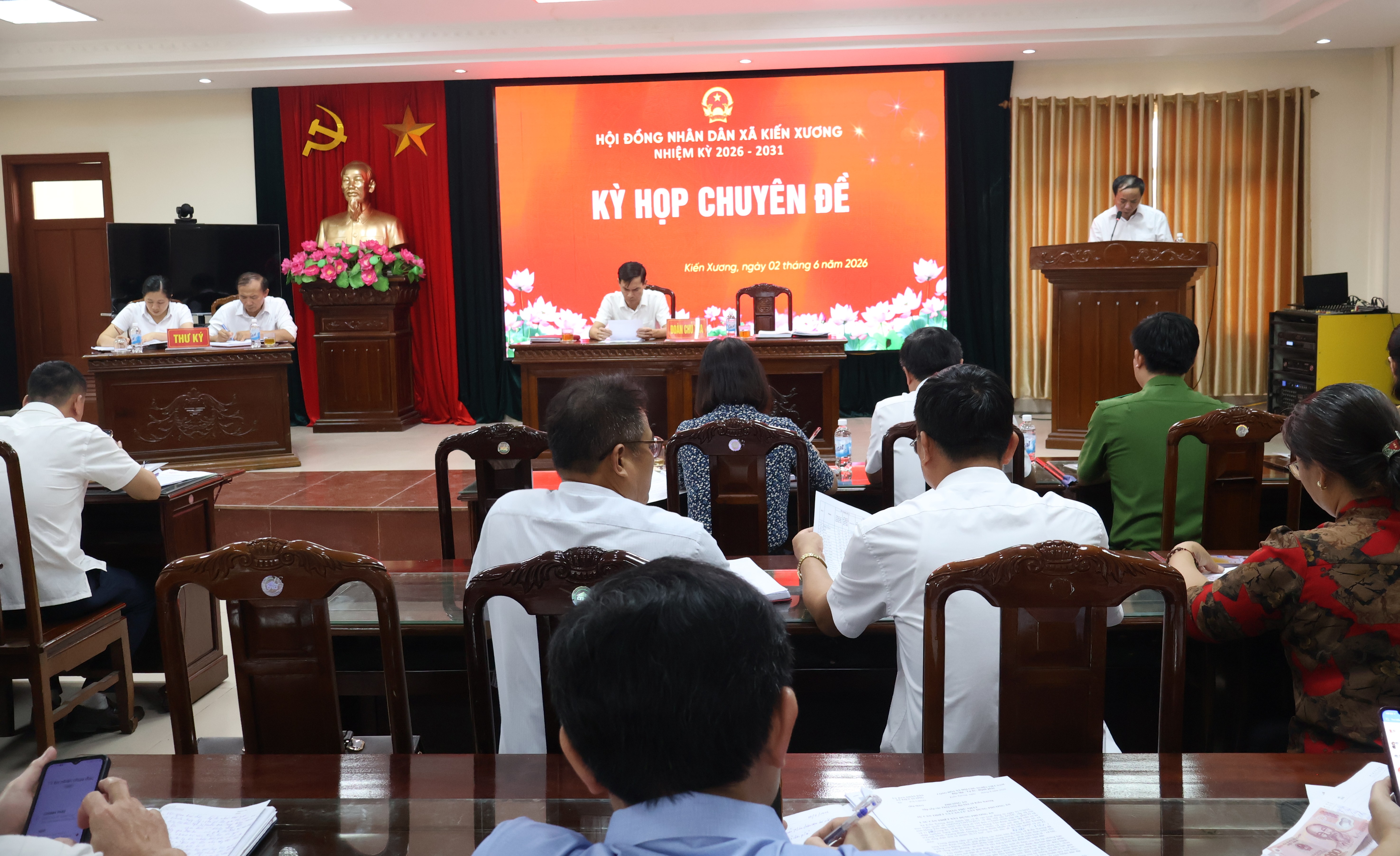 Kỳ họp chuyên đề HĐND xã Kiến Xương khoá II nhiệm kỳ 2026-2031 thông qua đề án thành lập phường Kiến Xương