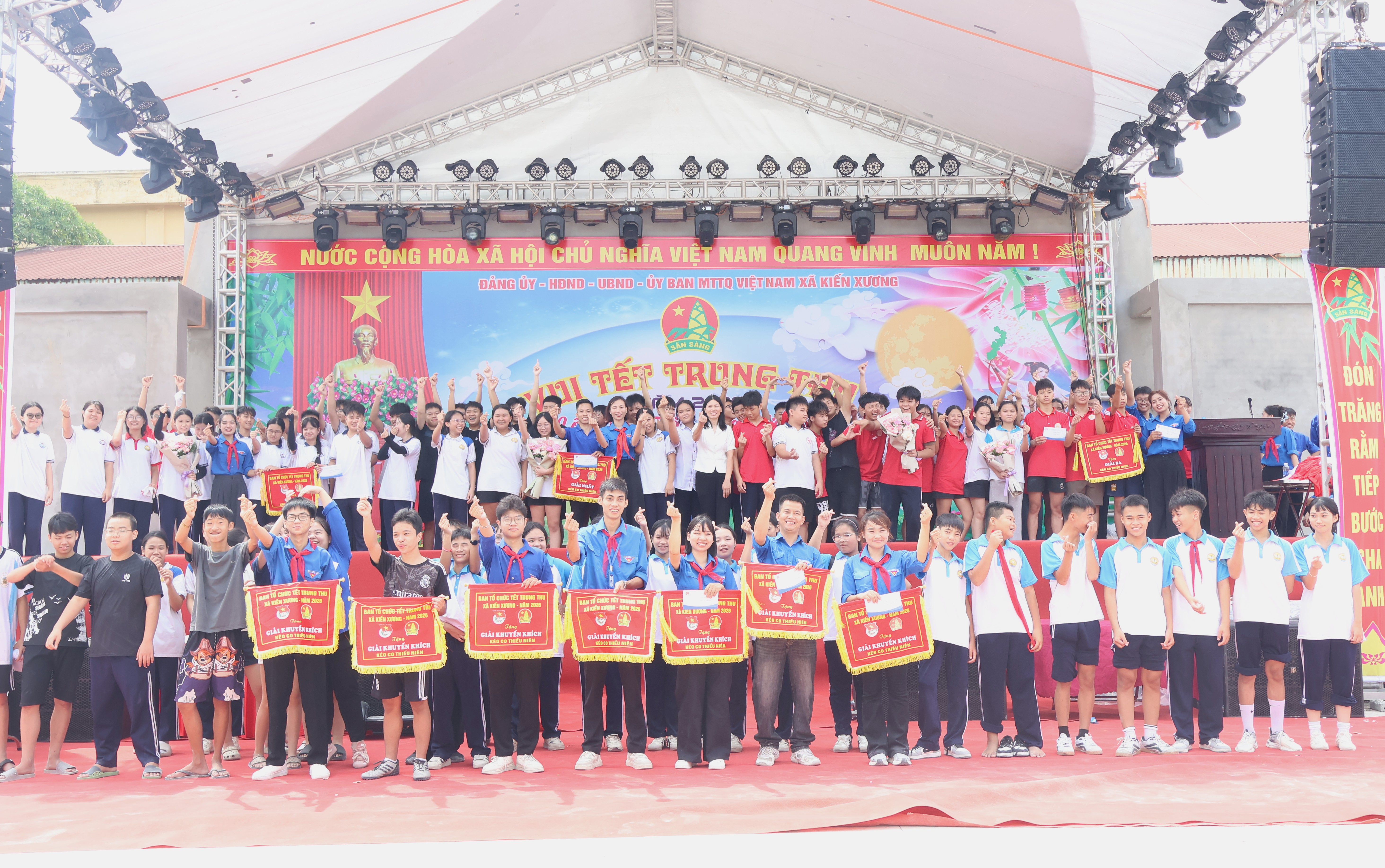 Sôi nổi Giải kéo co thiếu niên, nhi đồng của 12 thôn xã Kiến Xương