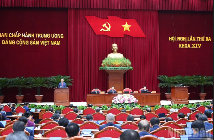 Ngày làm việc thứ hai Hội nghị lần thứ ba Ban Chấp hành Trung ương Đảng khóa XIV