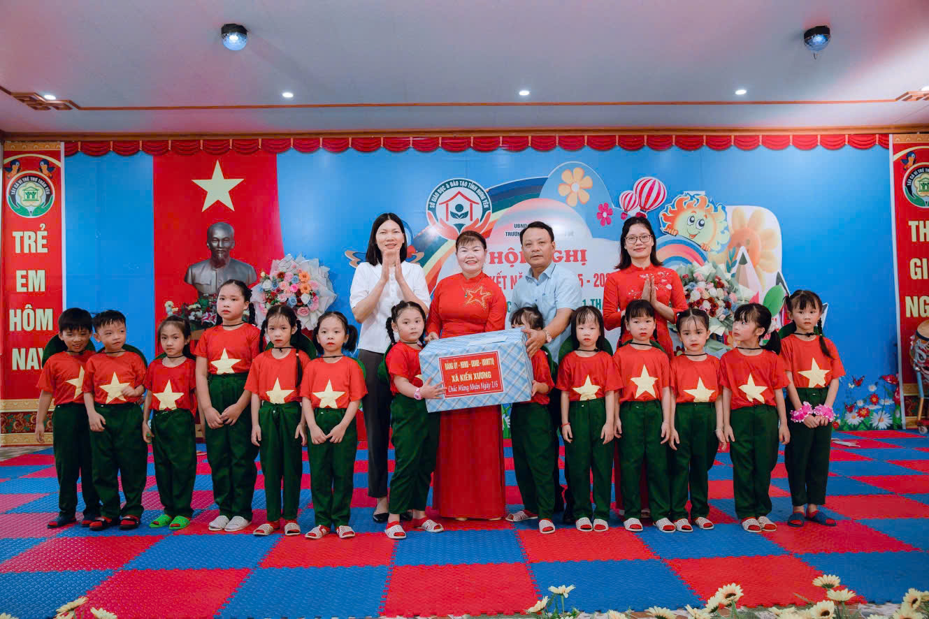 Thăm, tặng quà trẻ em nhân dịp Ngày Quốc tế thiếu nhi 1/6