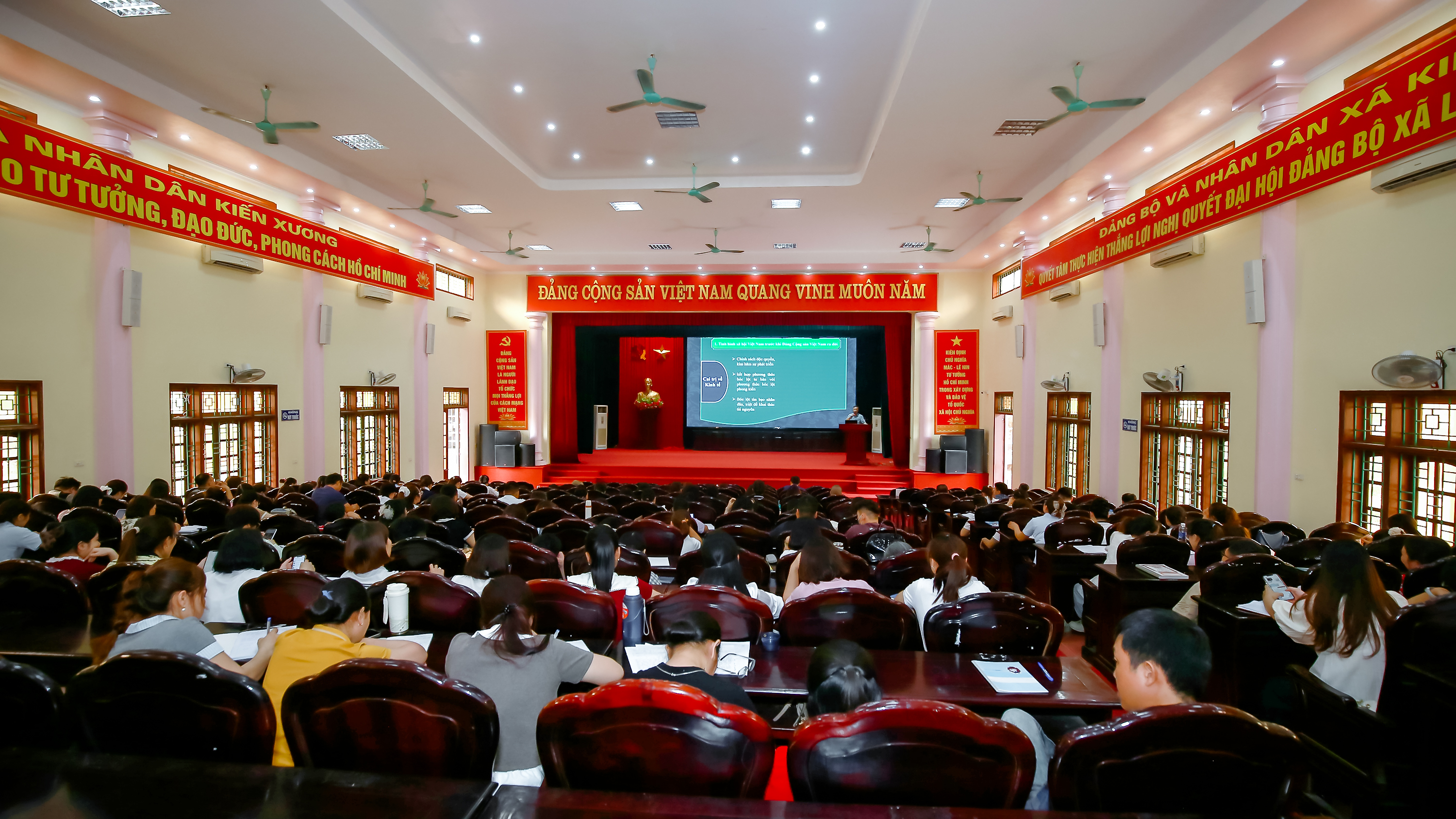 Khai giảng lớp bồi dưỡng nhận thức về Đảng khoá II năm 2026