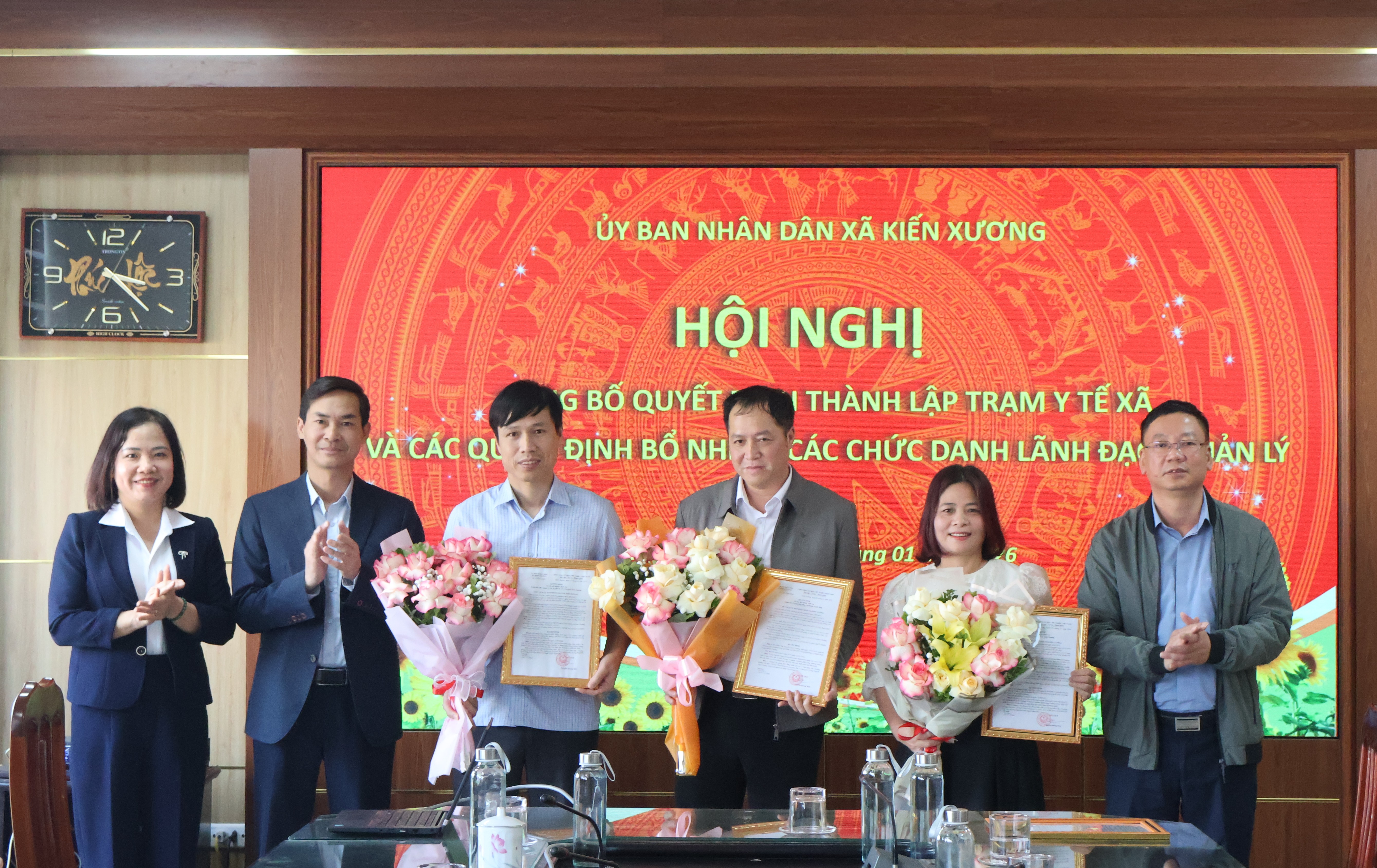 Hội nghị công bố quyết định thành lập Trạm Y tế xã Kiến Xương và các quyết định bổ nhiệm cán bộ lãnh đạo, quản lý