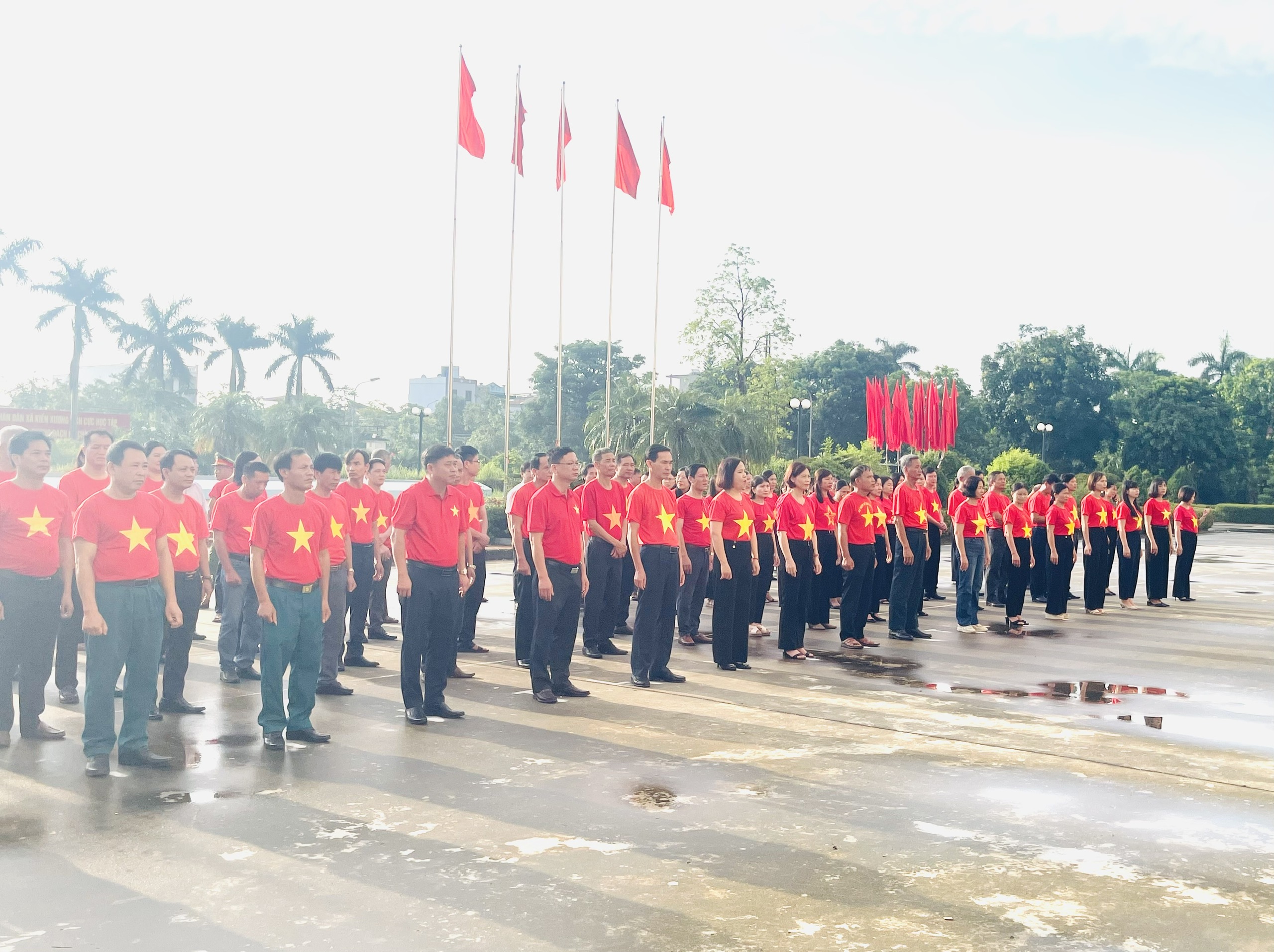 Xã Kiến Xương: Tổ chức lễ chào cờ toàn tỉnh “Tôi yêu Tổ quốc, quê hương tôi”