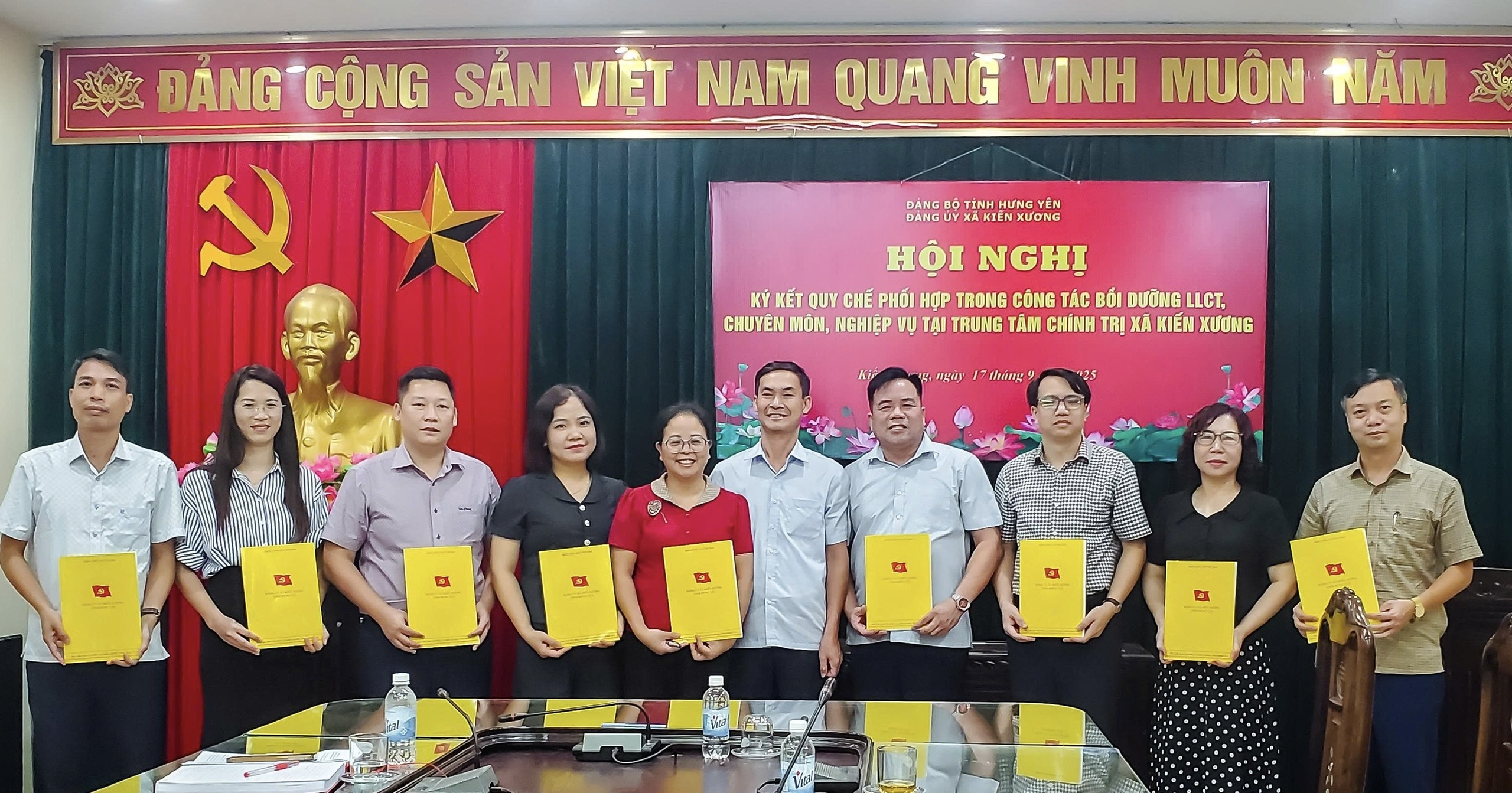Hội nghị ký kết Quy chế phối hợp trong công tác bồi dưỡng lý luận chính trị, chuyên môn, nghiệp vụ