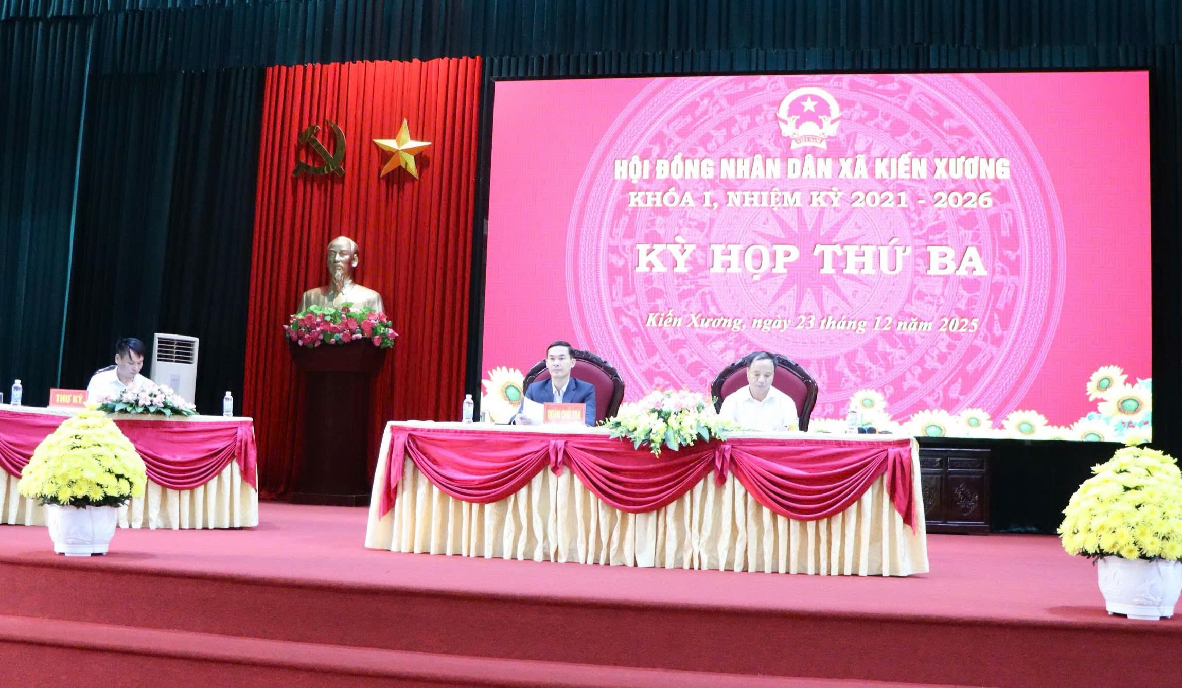 Kỳ họp thứ Ba, HĐND xã Kiến Xương khoá I, nhiệm kỳ 2021-2026