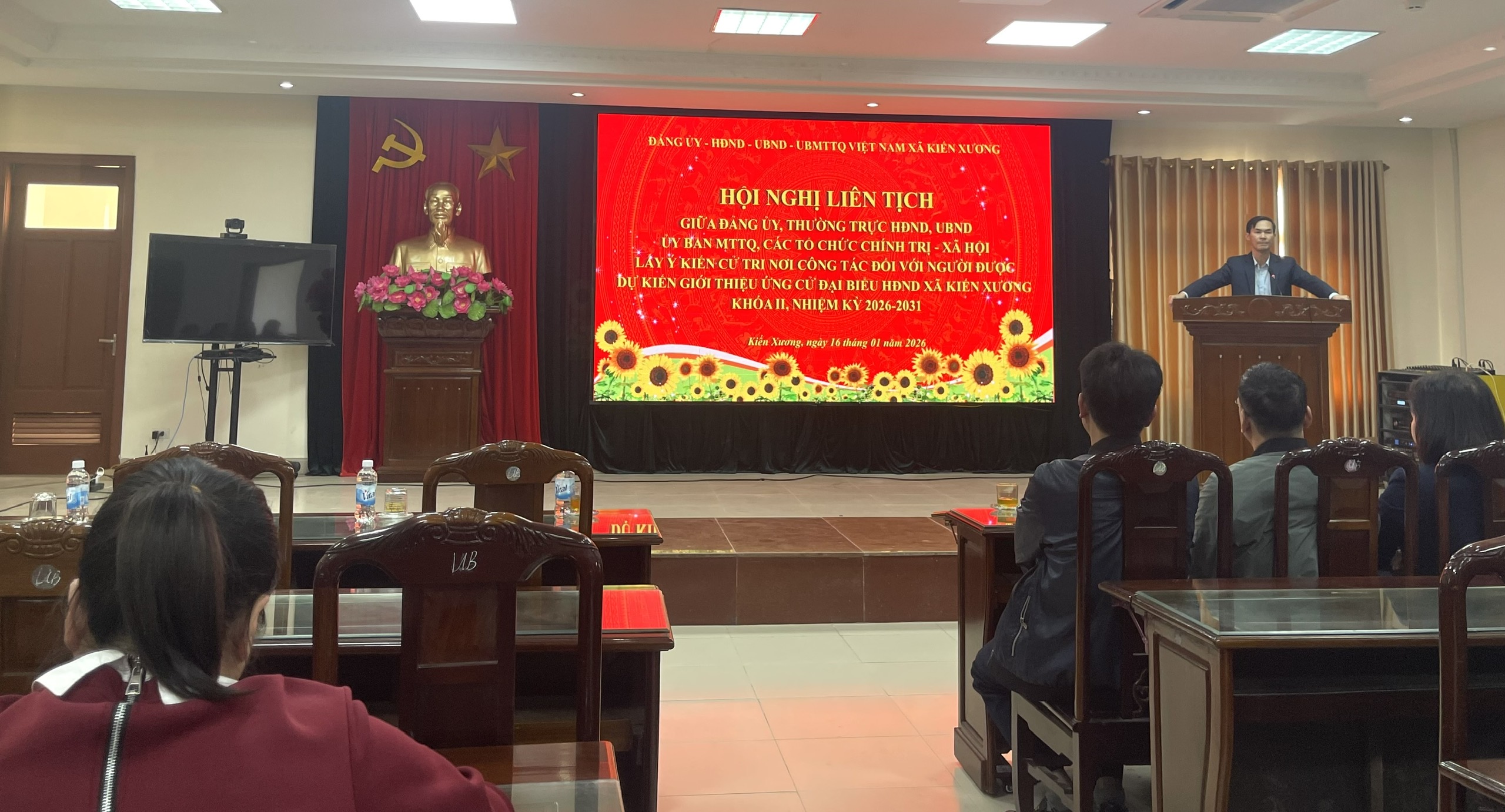 Lấy ý kiến cử tri nơi công tác đối với người được dự kiến giới thiệu ứng cử đại biểu HĐND xã Kiến Xương khóa II, nhiệm kỳ 2026–2031