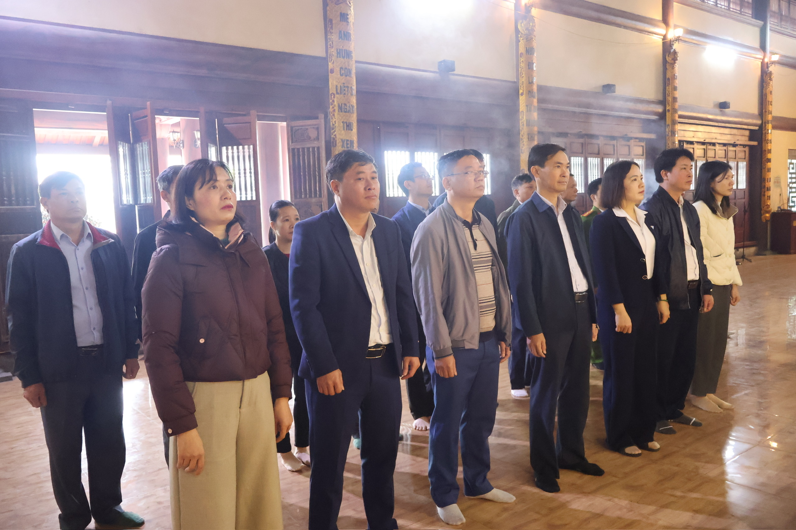 Dâng hương tưởng niệcác anh hùng liệt sĩ nhân dịp Tết Nguyên đán Bính Ngọ 2026