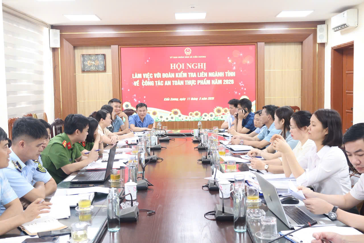 UBND xã Kiến Xương làm việc với Đoàn kiểm tra liên ngành tỉnh về công tác an toàn thực phẩm