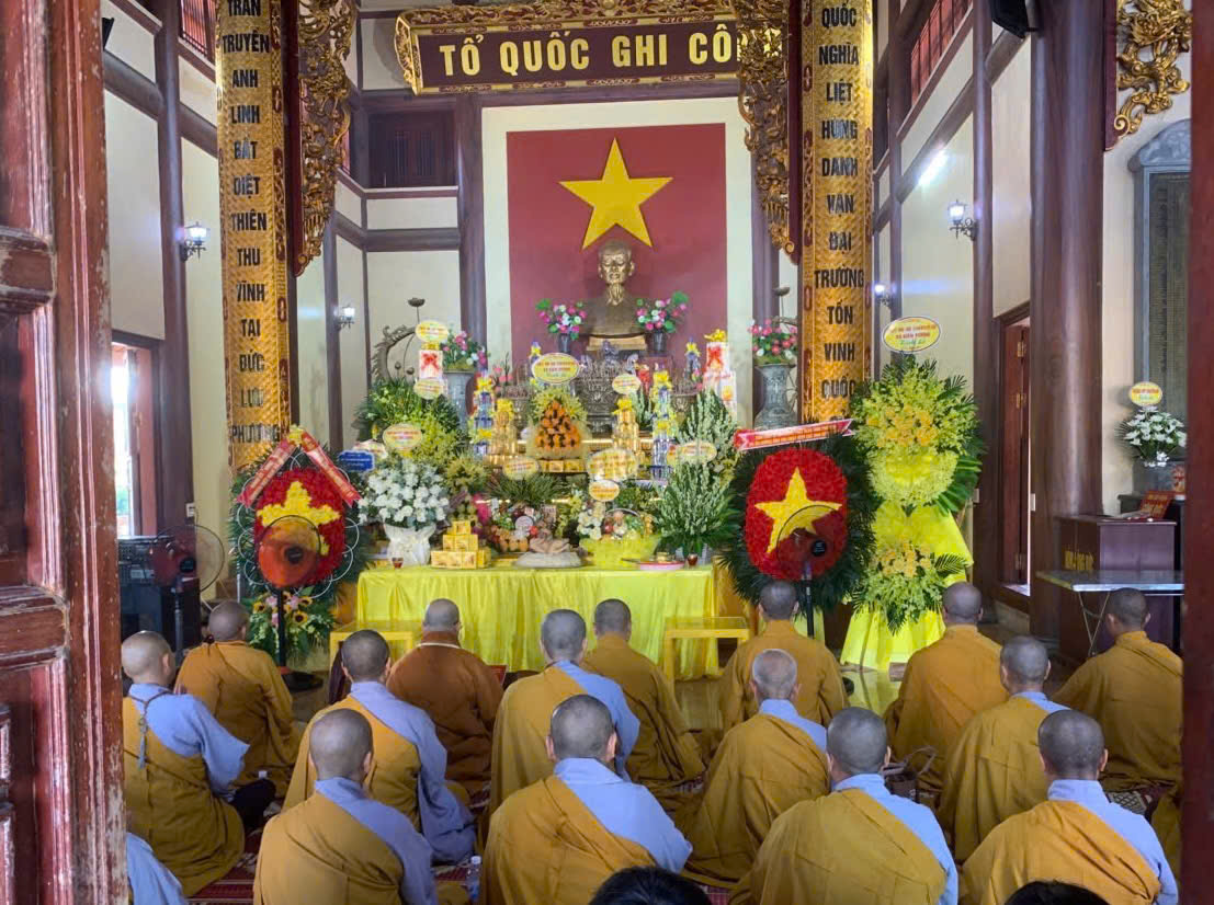 Xã Kiến Xương tổ chức Lễ cầu siêu tri ân các Anh hùng liệt sĩ tại Đền thờ Liệt sĩ Kiến Xương