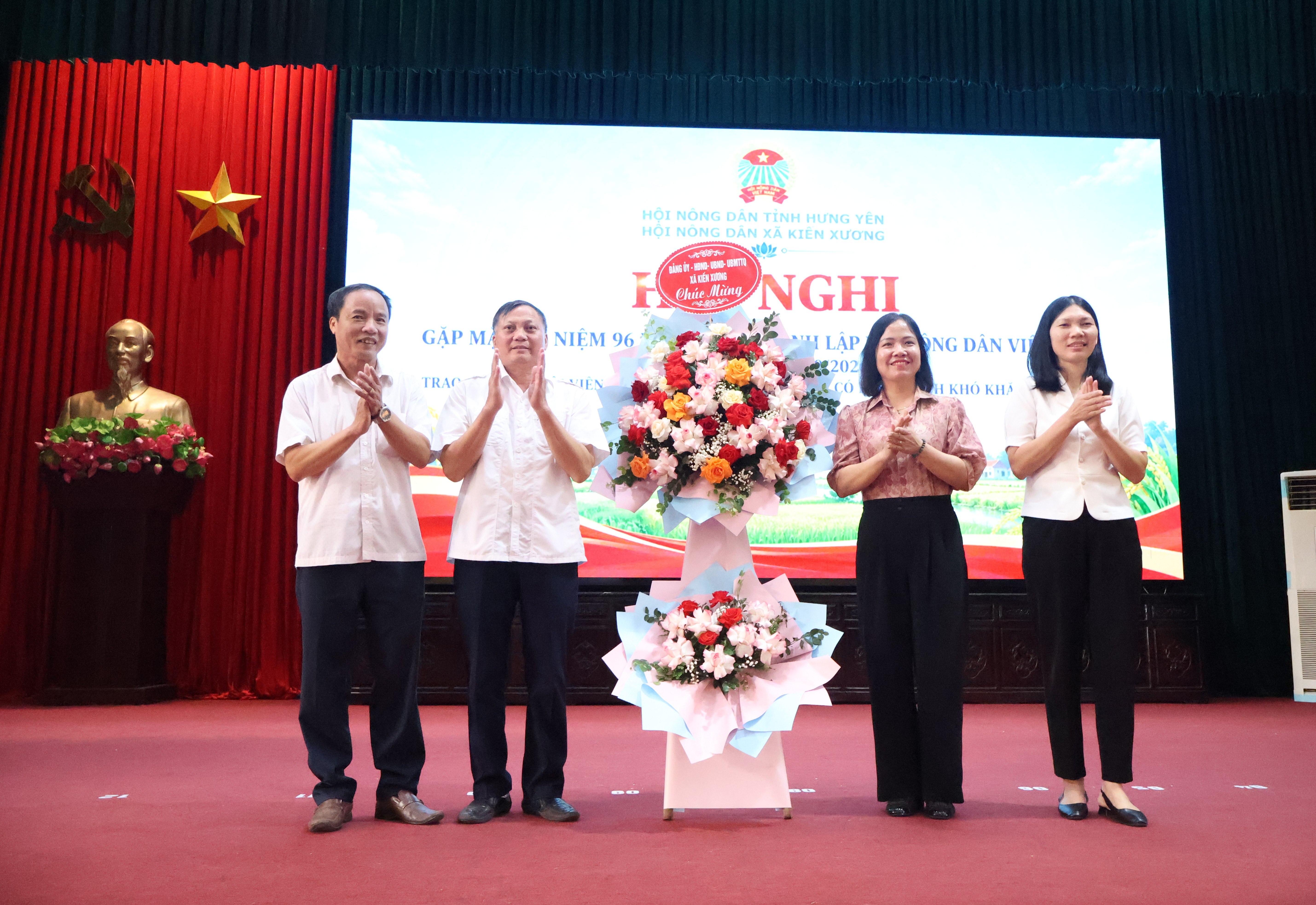 Hội nông dân xã: Gặp mặt kỷ niệm 96 năm ngày thành lập Hội Nông dân Việt Nam (14/10/1930-14/10/2026)