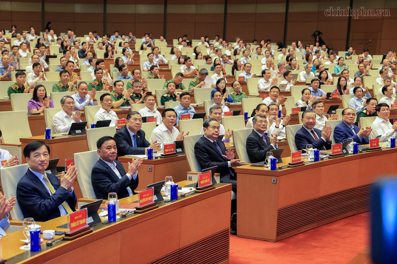 Hội nghị toàn quốc nghiên cứu, học tập, quán triệt và triển khai thực hiện Nghị quyết Hội nghị lần thứ tư Ban Chấp hành Trung ương Đảng khóa XIV