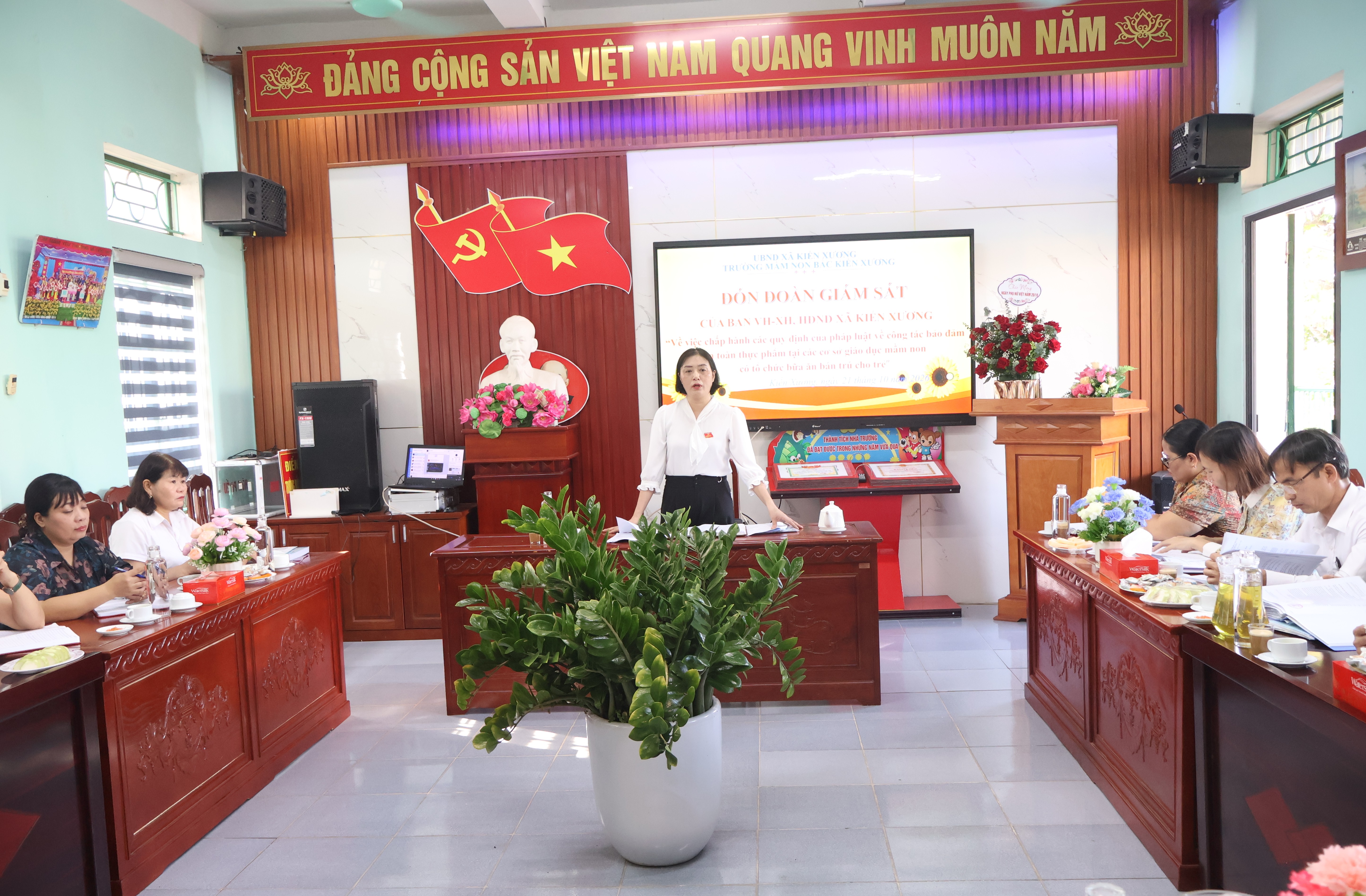 Ban Văn hóa - Xã hội, HĐND xã Kiến Xương giám sát công tác bảo đảm an toàn thực phẩm tại Trường Mầm non Bắc Kiến Xương